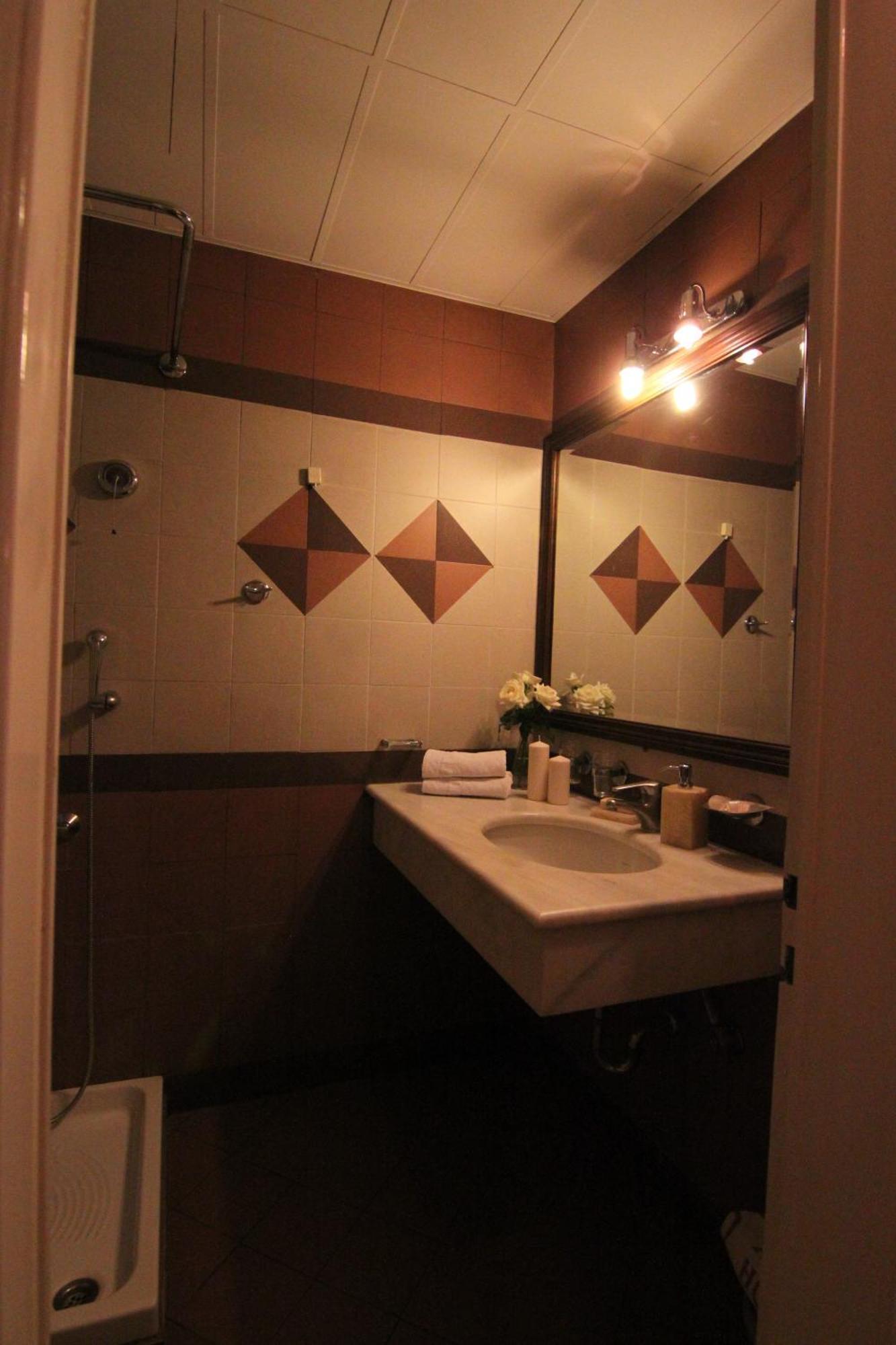 Achillion Hotel Атина Екстериор снимка