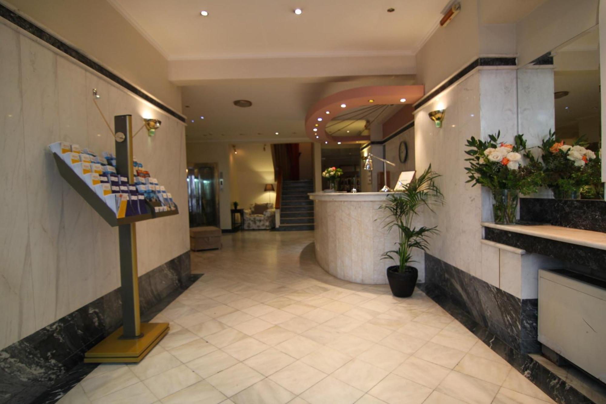 Achillion Hotel Атина Екстериор снимка