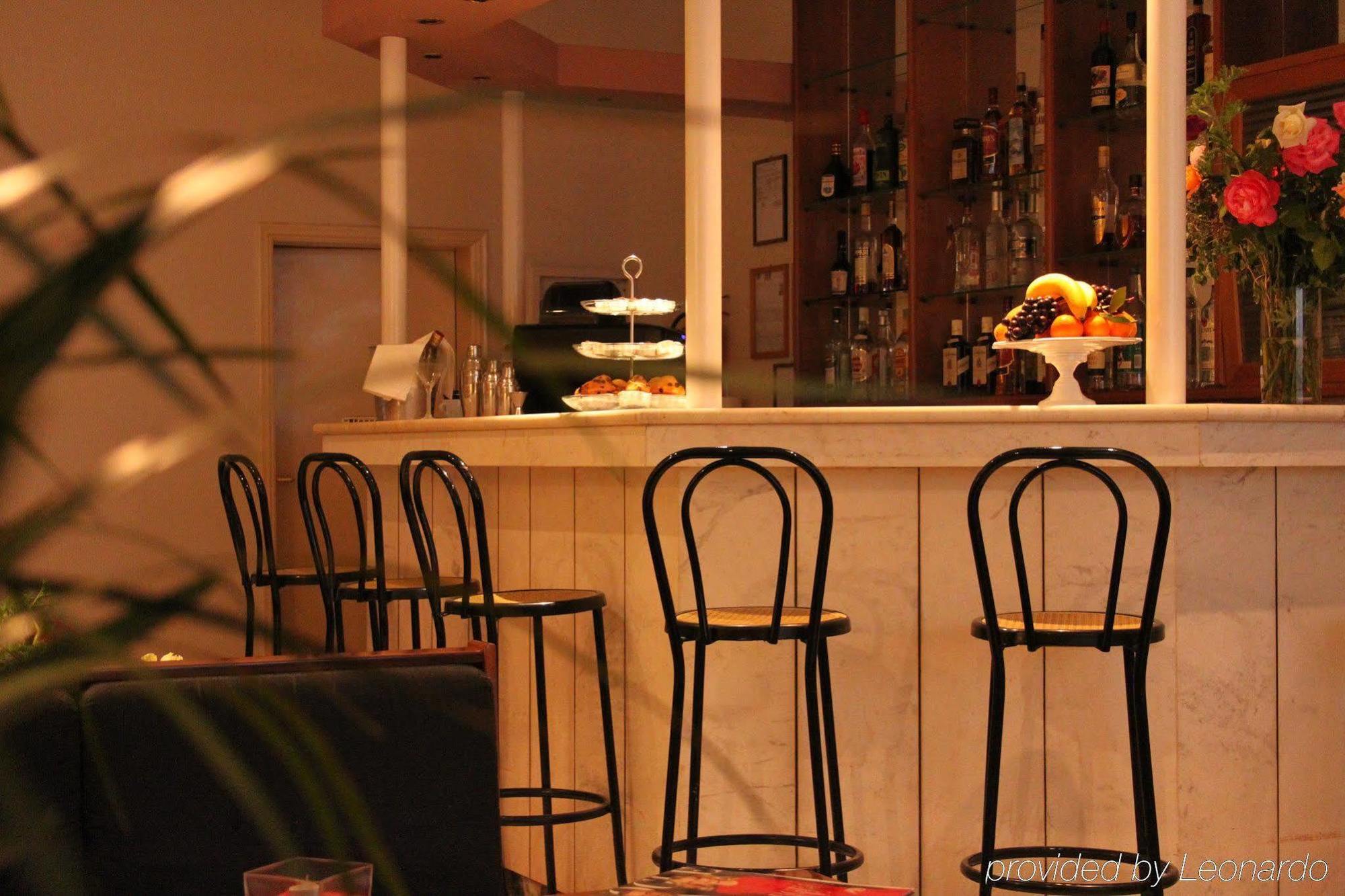 Achillion Hotel Атина Екстериор снимка